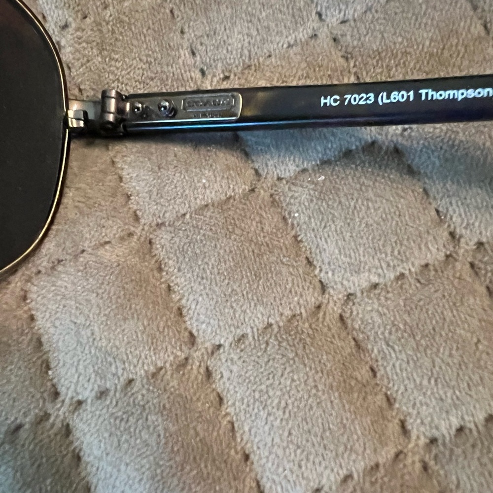 COACH SUNGLASSES - Picture 6 of 7